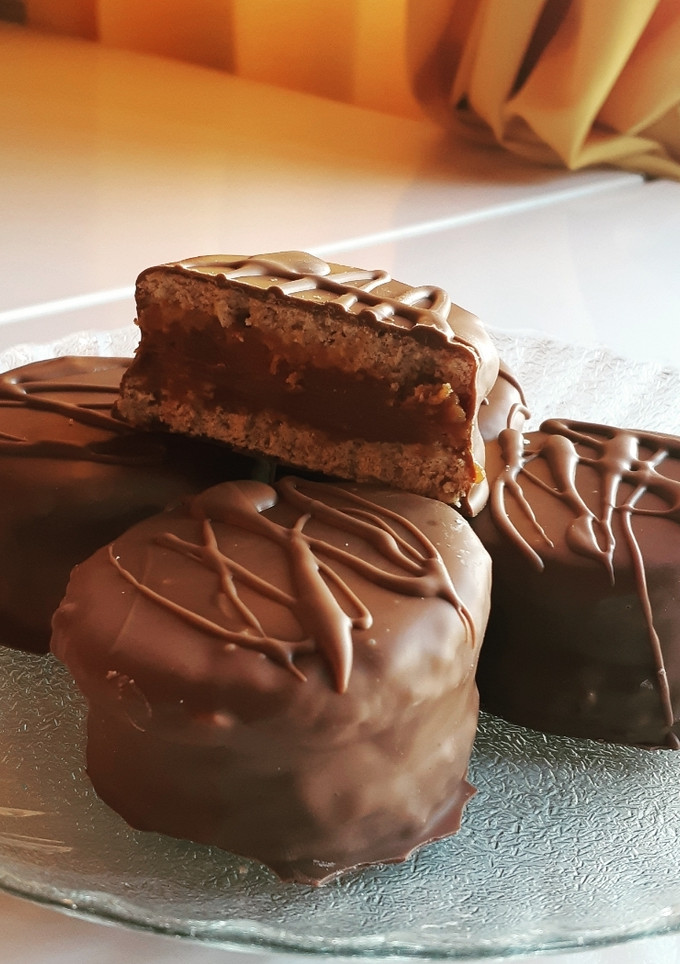 Una foto de Tapas de alfajor (harina integral, almidón de maíz, avena, stevi