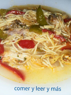 Una foto de Fideos con caballas