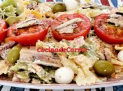 Una foto de pasta nuez manzana