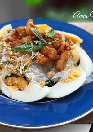 Hình của món Bánh tráng trộn tóp mỡ.