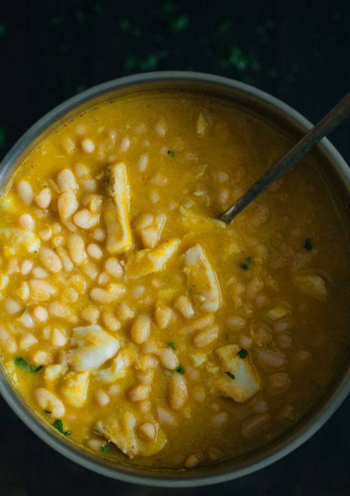 Una foto de Alubias blancas con bacalao