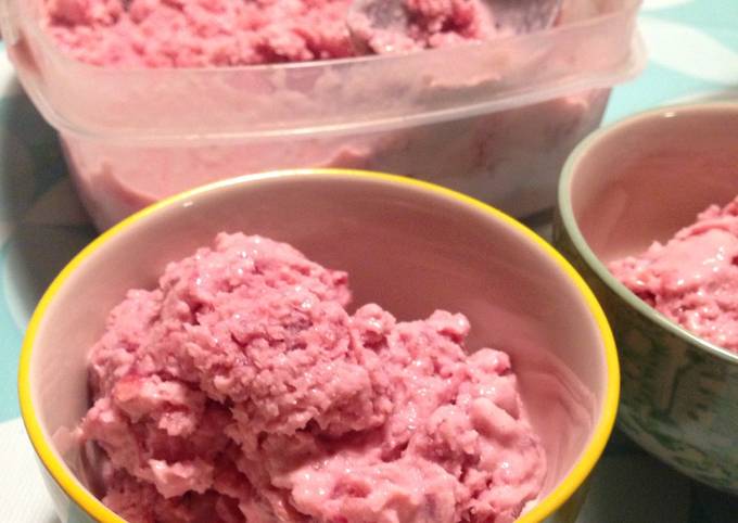 Homemade Cherry Ice Cream