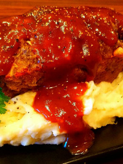 A picture of Mike's Mini Meatloaf & Mashed Spuds.