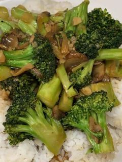 ब्रोकोली की सब्जी (Broccoli ki sabzi recipe in Hindi) रेसिपी मुख्य फोटो