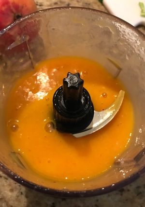 A picture of Mango habanero hot sauce.