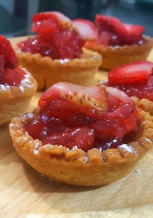A picture of STRAWBERRY JAM FILLED EASY TARTS😋.