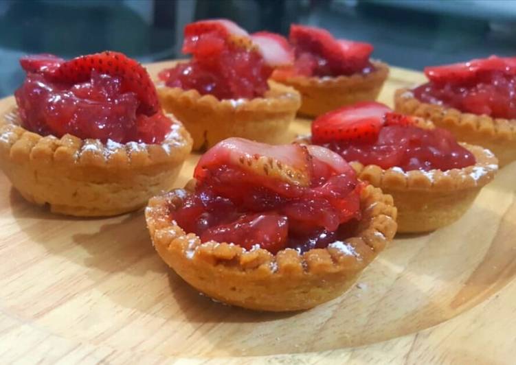 Recipe of Homemade STRAWBERRY JAM FILLED EASY TARTS😋