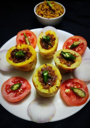 A picture of Soyagranulues stuffed in Boil Potatoes.