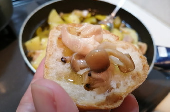 Resep Chicken Mushroom and Potato Ajijo, makanan pas untuk Weekend Enak Dan Mudah