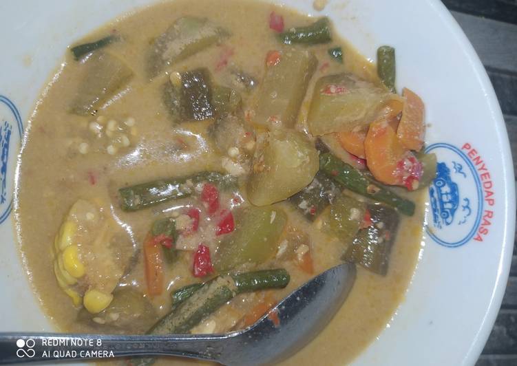 Langkah Mudah untuk Menyiapkan Sayur lodeh, Lezat Sekali