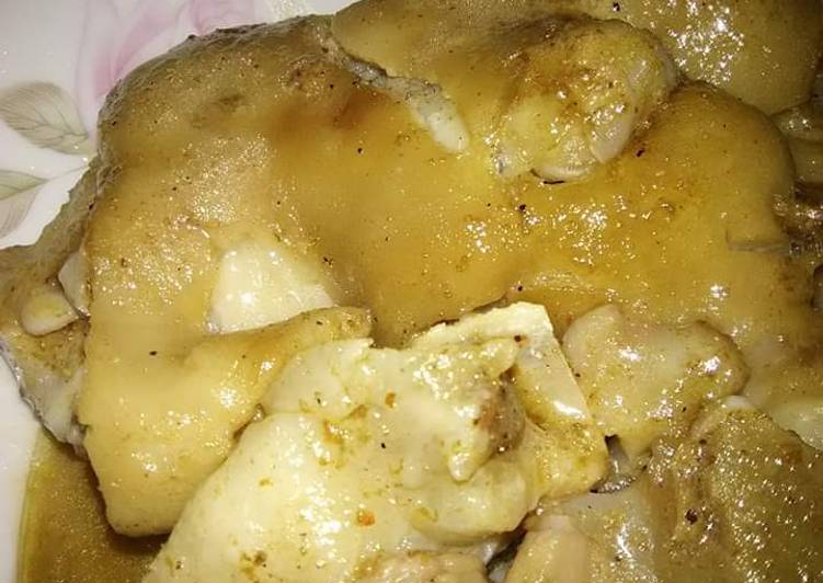 Boiled pig feet and tripe