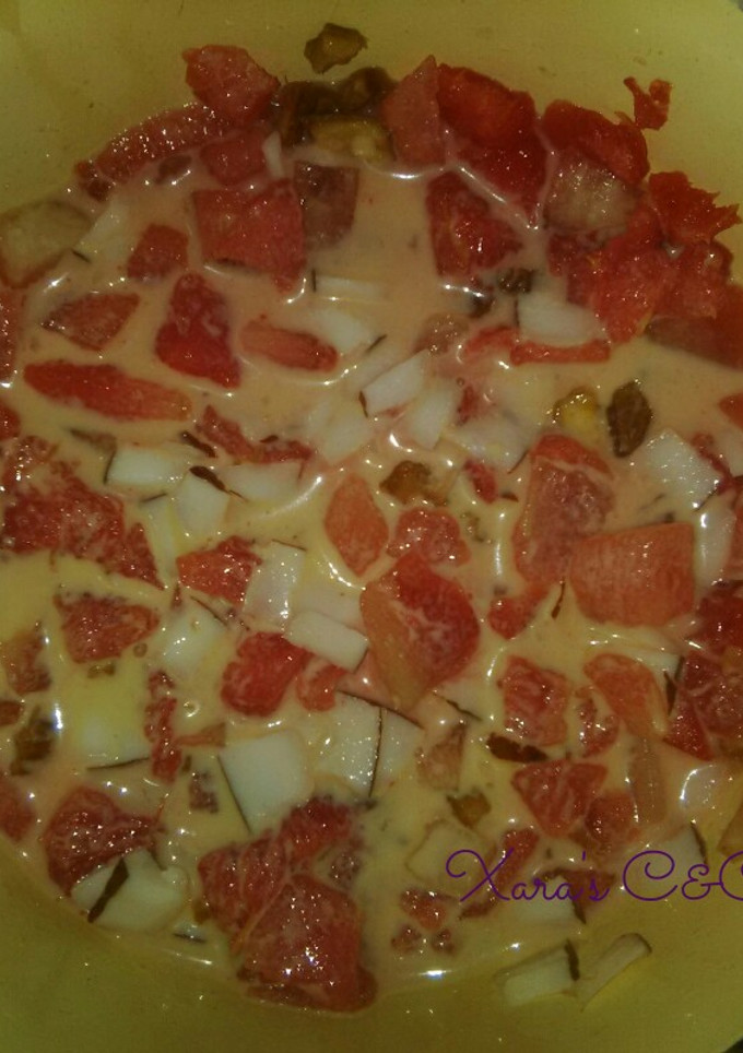 A picture of Date & Coconut Salad.