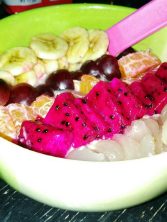 A picture of Honey fresh fruits oat.