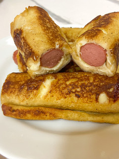 A picture of Sausage Bread Roll.