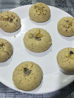 નાનખટાઈ(Naankhatai Recipe in Gujarati) રેસીપી મુખ્ય ફોટો