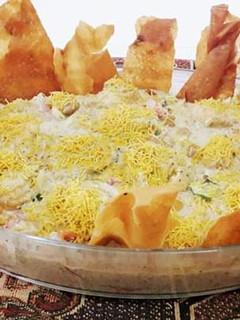 A picture of Dahi baly chnna chat with Manda papri.
