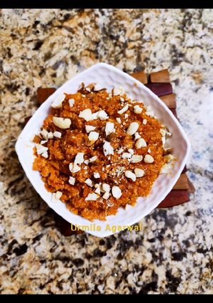 गाजर का हलवा (gajar ka halwa recipe in Hindi) रेसिपी मुख्य फोटो