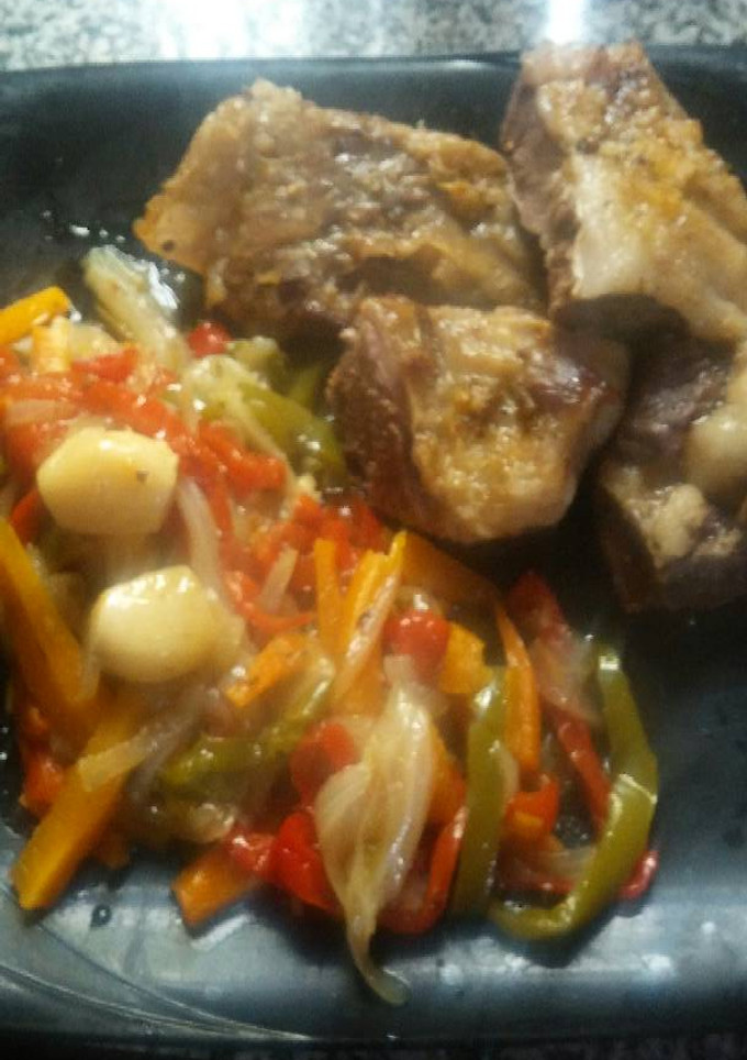 Una foto de Carne a la cerveza con verduras