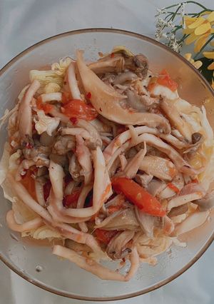 Hình của món Salad mực giảm cân mà vẫn ngon.