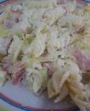 Fusilli con puerrros y beicon con thermomix