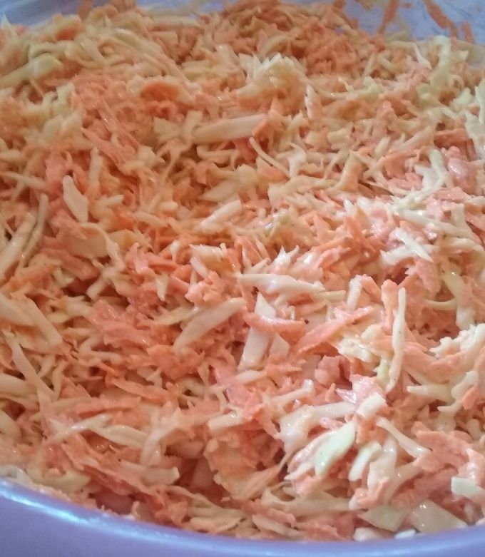 Una foto de Ensalada de repollo y zanahoria 🥬🥕