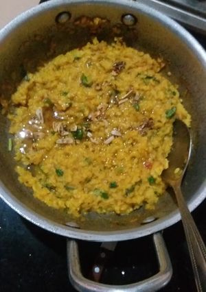 A picture of Koyla makhni daal.