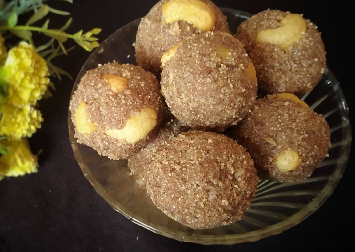 Healthy ragi ladoo