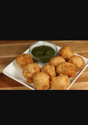 A picture of Aloo bonda.