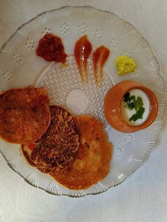 ડુંગળી ટામેટા ચણા ના પુડલા રેસીપી મુખ્ય ફોટો