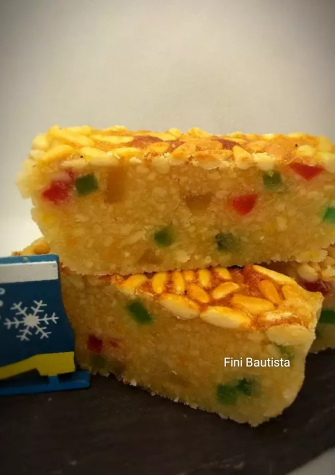 Una foto de Turrón de almendras piñones y fruta escarchada o confitada (Navidad)