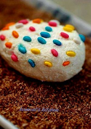 A picture of Cottage cheese easter egg.