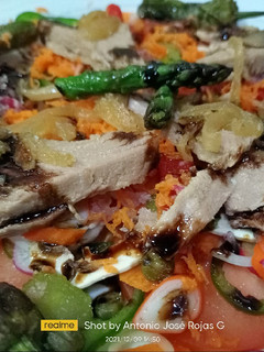 Una foto de Ensalada con ventresca