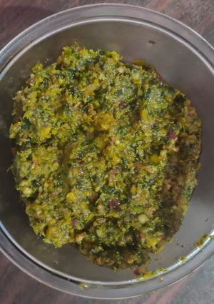 A picture of Dhaniya and Ginger Chutney.