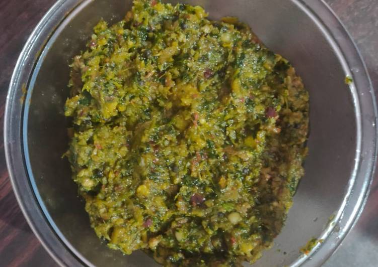 Step-by-Step Guide to Prepare Speedy Dhaniya and Ginger Chutney