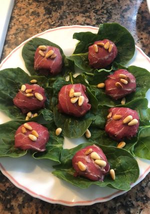 Una foto de Carpaccio relleno de Foie y setas