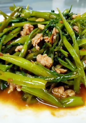 รูปของ ผัดผักบุ้งหมูสับน้ำพริกสูตรกุยลิน