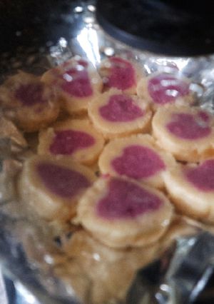 ভ্যানিলা হার্ট ক্যুকিজ(vanilla heart cookies recipe in Bengali) রেসিপির প্রধান ছবি