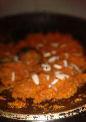 गाजर का हलवा (gajar ka halwa recipe in Hindi) रेसिपी मुख्य फोटो