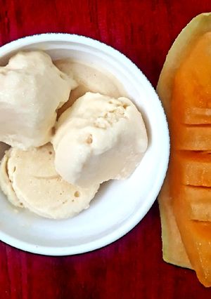 A picture of Muskmelon icecream.