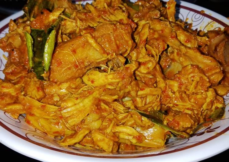 Ayam Suwir Bumbu Pedas