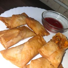 A picture of Spring rolls.