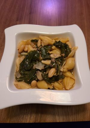 A picture of Cannellini & Collards Pasta (Vegetarian).