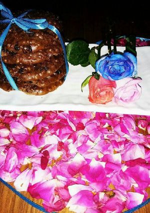 A picture of Expresso choclate chips & rice crums cookies.