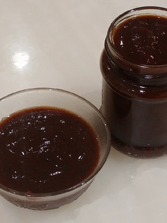 A picture of Tamarind dates chutney.