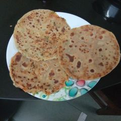 A picture of Cheesy veg Paratha.
