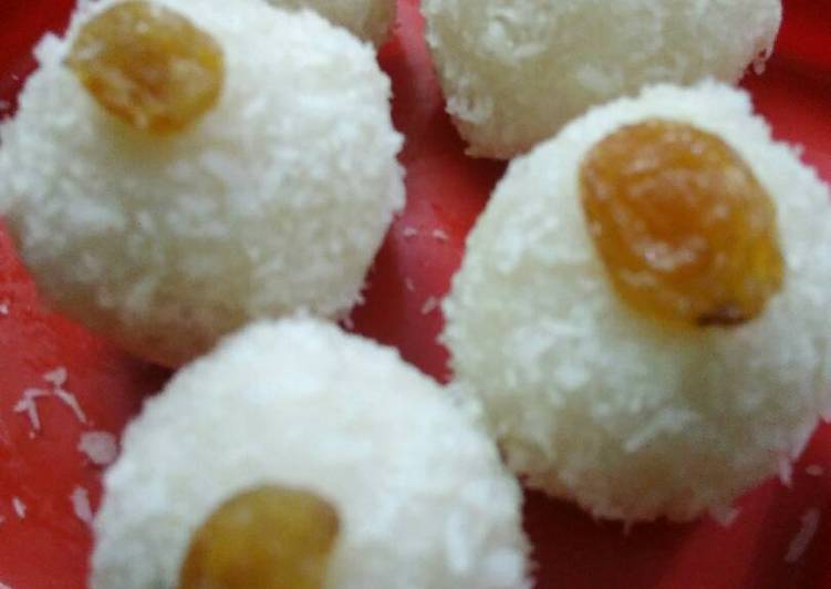 Coconut ladoo