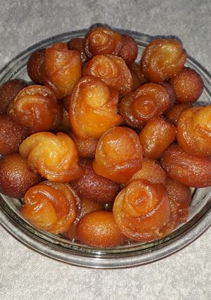 गुलाबजाम (gulab jamun recipe in marathi) रेसिपी चे मुख्य फोटो 