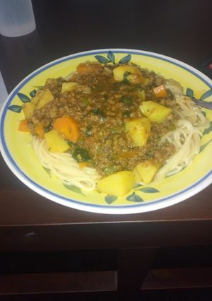 A picture of Spaghetti and minced meat.
