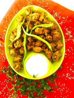 मेथी गोटा (methi gota recipe in marathi) रेसिपी चे मुख्य फोटो