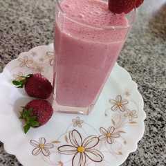 احلى عصير فراولة 😍😍🍓🍓-レシピのメイン写真